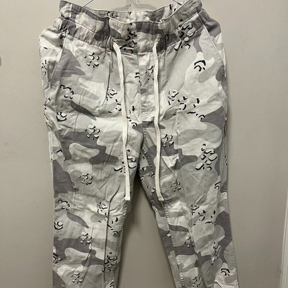 Hollister Paper Bag Pants White Camo - Picture 2 of 4